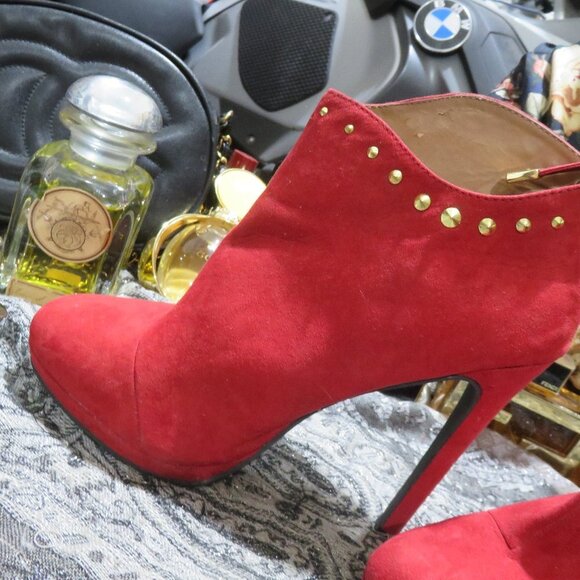 BOGO Mossimo Vibrant Red Suede High Heeled Ankle Booties Studded Embellished 9 - Picture 8 of 16